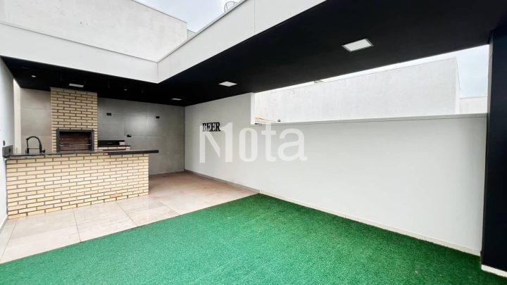 CASA DE ALTO PADRÃO - RESID. VENEZA 