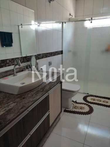 CASA - JARDIM NOVA ITÁLIA 