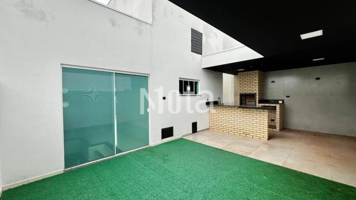 CASA DE ALTO PADRÃO - RESID. VENEZA 