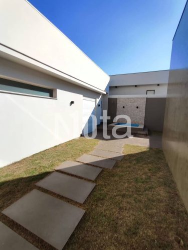 CASA - CONDOMÍNIO FECHADO 