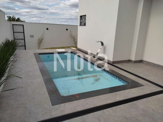CASA - RESIDENCIAL VENEZA