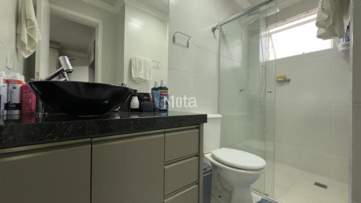 APARTAMENTO - ZONA DE ARMAZÉM