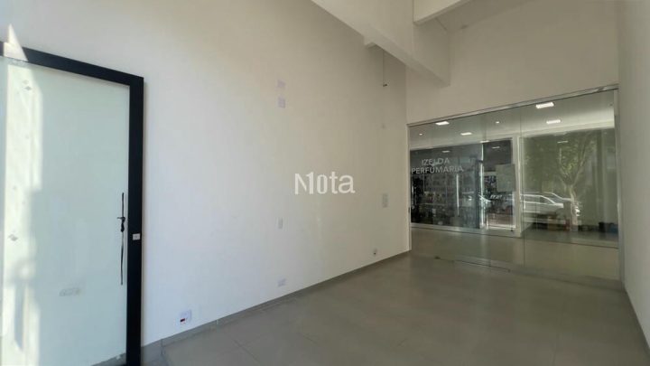 SALA COMERCIAL - ZONA 1 