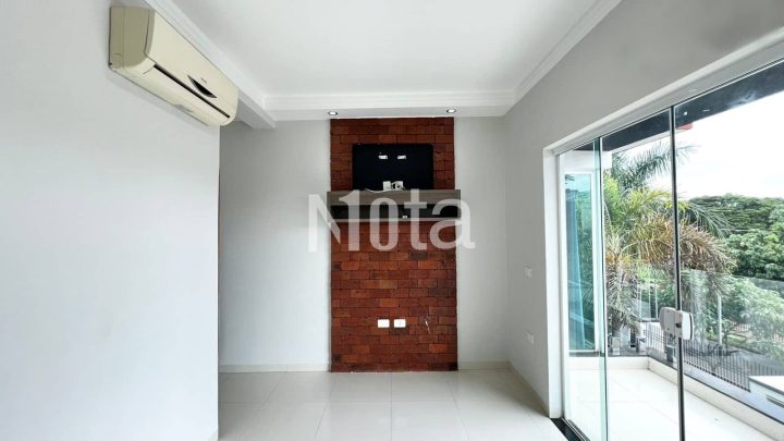 CASA DE ALTO PADRÃO - RESID. VENEZA 