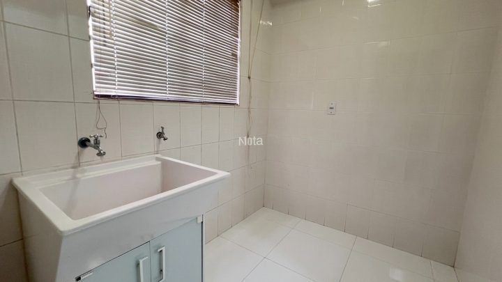 APARTAMENTO -  ZONA DE ARMAZEM