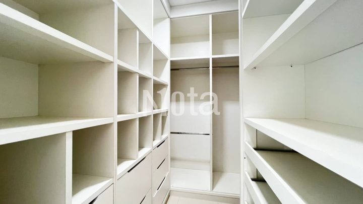 CASA DE ALTO PADRÃO - RESID. VENEZA 