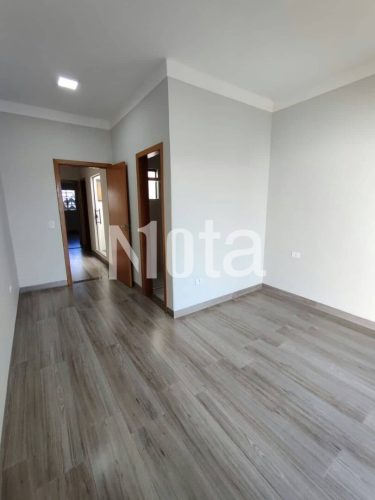 CASA - RESIDENCIAL  VIVIANE