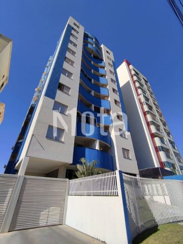 APARTAMENTO - ZONA DE ARMAZEM 