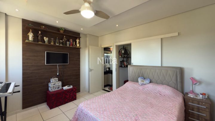 APARTAMENTO - ZONA DE ARMAZÉM