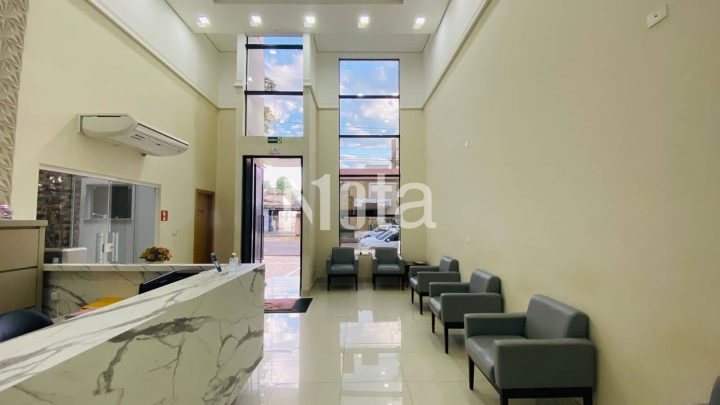 SALA COMERCIAL - ZONA 1 