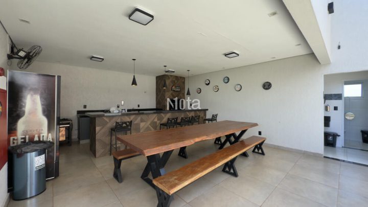 APARTAMENTO - ZONA DE ARMAZÉM