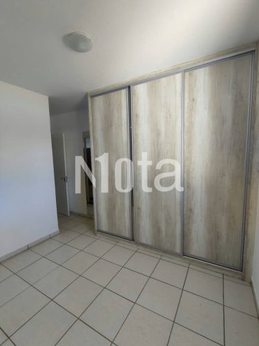 APARTAMENTO - ZONA DE ARMAZEM 