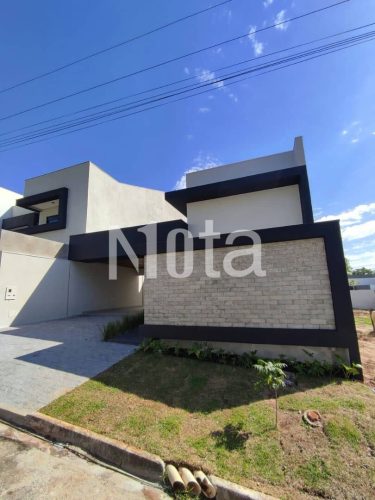 CASA - CONDOMÍNIO FECHADO 