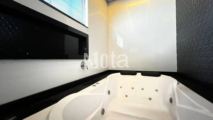 CASA DE ALTO PADRÃO - RESID. VENEZA 
