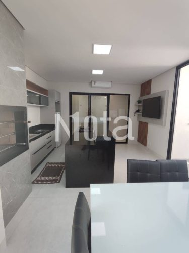 CASA - CONDOMÍNIO FECHADO 