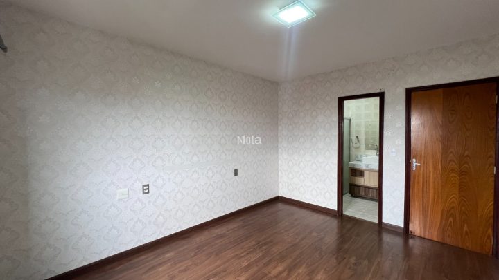 APARTAMENTO -  ZONA DE ARMAZEM